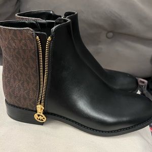 Micheal kora boots brand new never worn